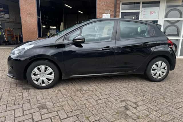 Peugeot 208 (2016) thumbnail 2