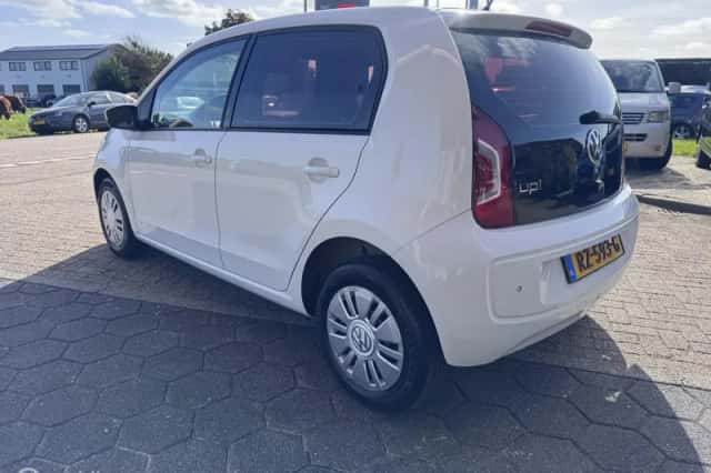 Volkswagen Up! (2015) thumbnail 6