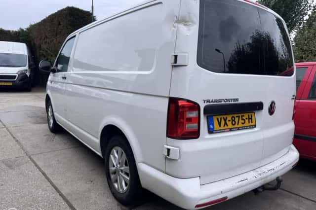 Volkswagen Transporter (2016) thumbnail 5