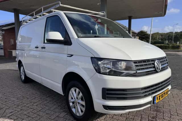 Volkswagen Transporter (2016) thumbnail 6