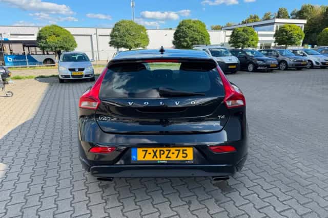 Volvo V40 (2014) thumbnail 4
