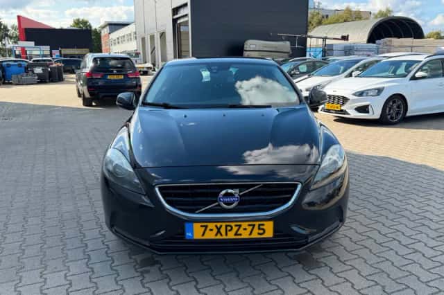 Volvo V40 (2014) thumbnail 5
