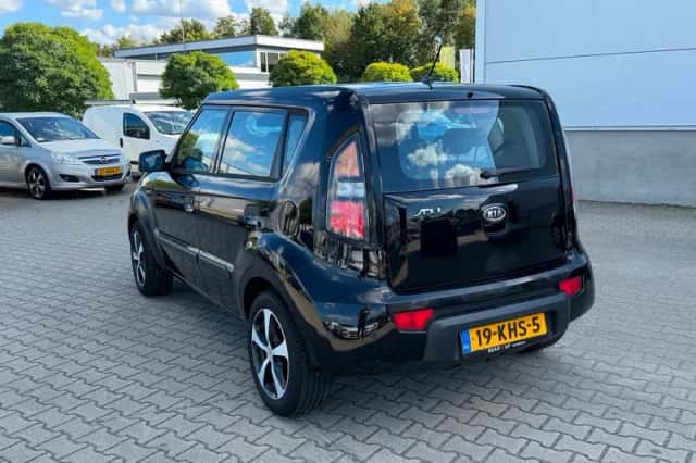 Kia Soul (2009) thumbnail 3