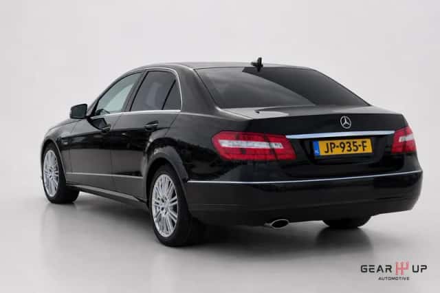 Mercedes-Benz E-Klasse (2010) thumbnail 3
