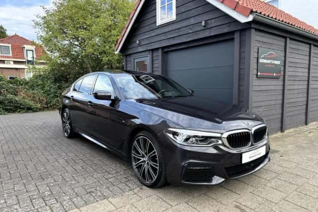 BMW 5-Serie (2018) thumbnail 1
