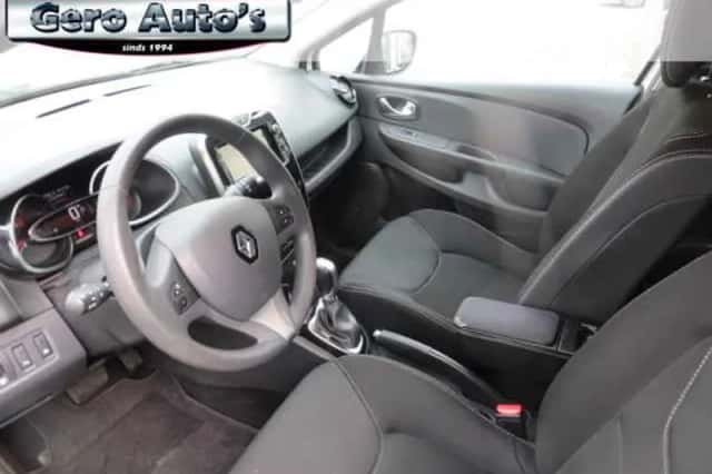 Renault Clio (2016) thumbnail 2