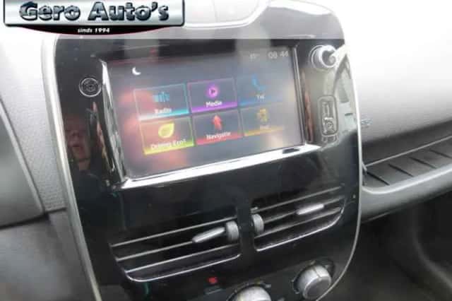 Renault Clio (2016) thumbnail 4