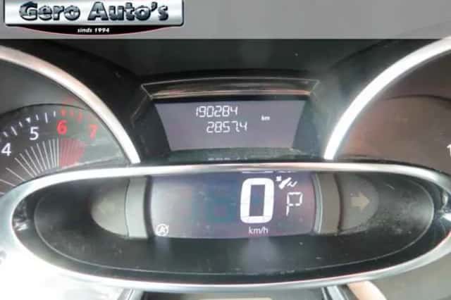 Renault Clio (2016) thumbnail 6