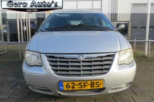 Chrysler Voyager (2005) thumbnail 5