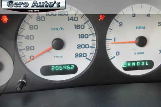 Chrysler Voyager (2005) thumbnail 6