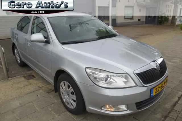 Škoda Octavia (2011) thumbnail 3