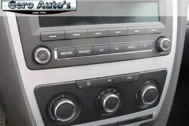 Škoda Octavia (2011) thumbnail 6