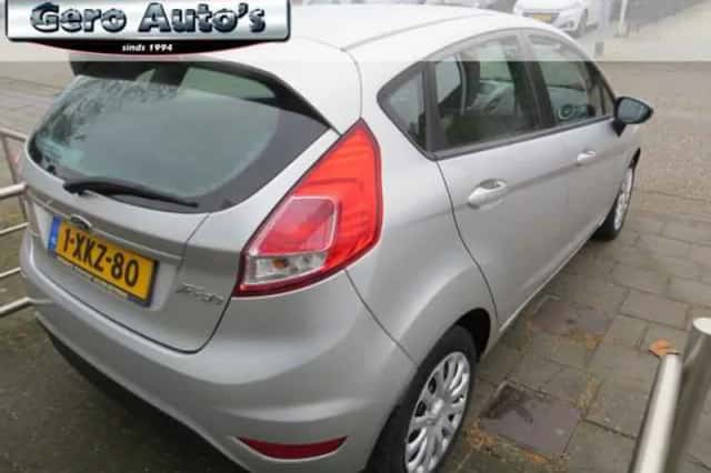 Ford Fiesta (2013) thumbnail 5