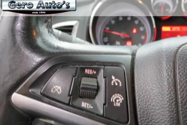 Opel Astra (2012) thumbnail 4