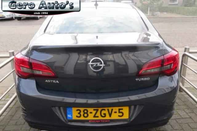 Opel Astra (2012) thumbnail 5