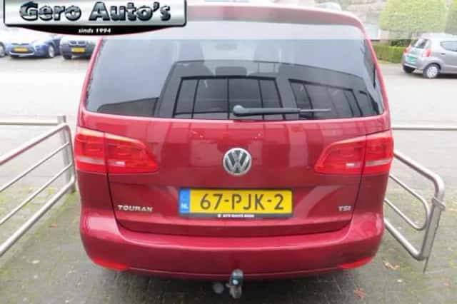 Volkswagen Touran (2011) thumbnail 3