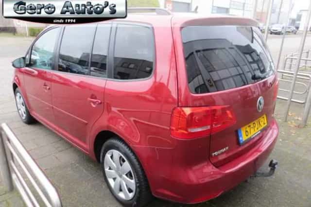 Volkswagen Touran (2011) thumbnail 6