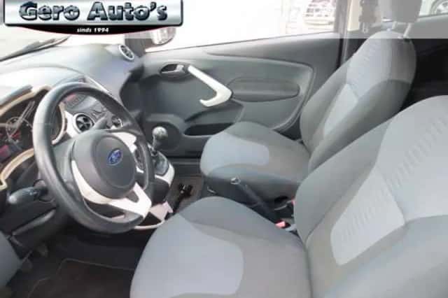 Ford Ka (2011) thumbnail 2