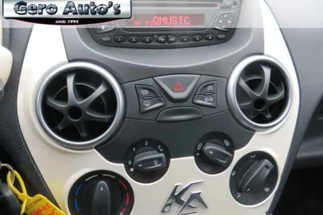 Ford Ka (2011) thumbnail 3