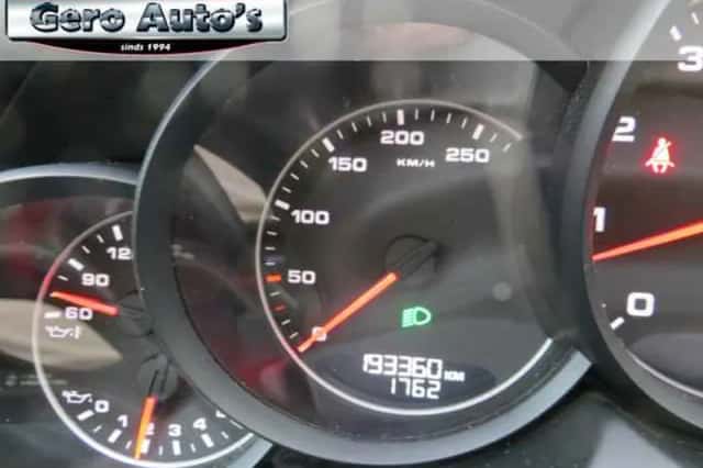 Porsche Cayenne (2013) thumbnail 4