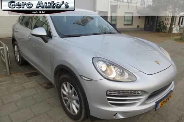 Porsche Cayenne (2013) thumbnail 5