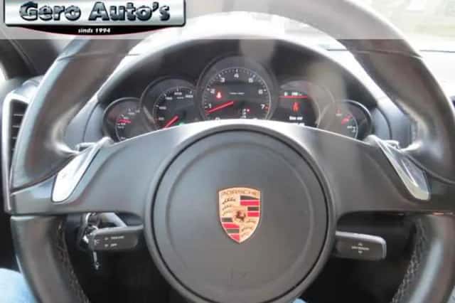 Porsche Cayenne (2013) thumbnail 6