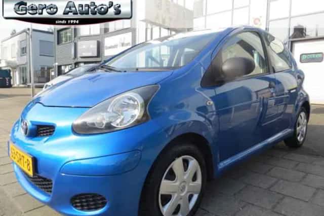 Toyota Aygo (2011) thumbnail 1