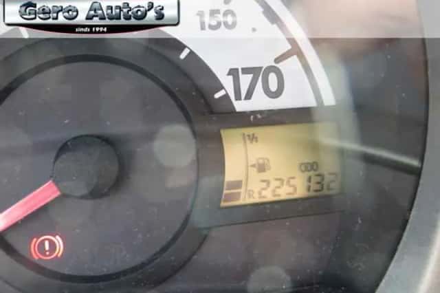 Toyota Aygo (2011) thumbnail 2