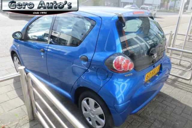 Toyota Aygo (2011) thumbnail 4