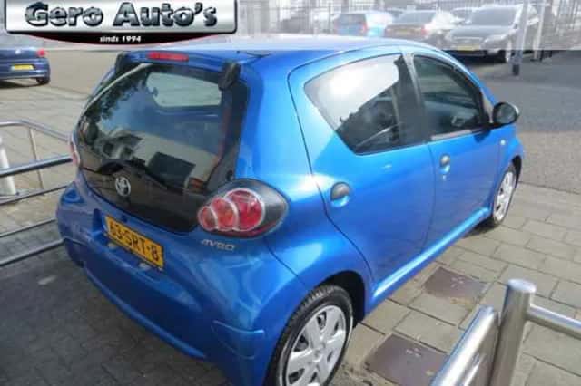 Toyota Aygo (2011) thumbnail 5