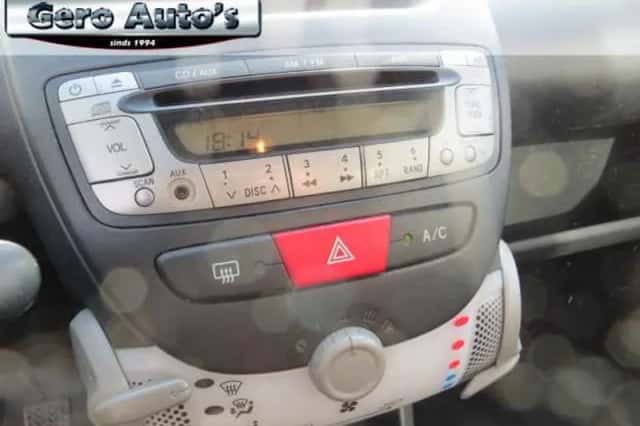 Toyota Aygo (2014) thumbnail 4