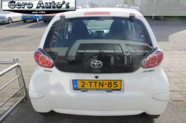 Toyota Aygo (2014) thumbnail 5