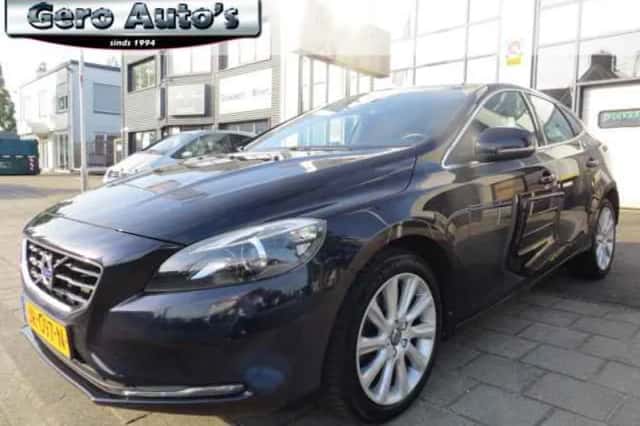 Volvo V40 (2016) thumbnail 1