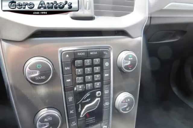 Volvo V40 (2016) thumbnail 6