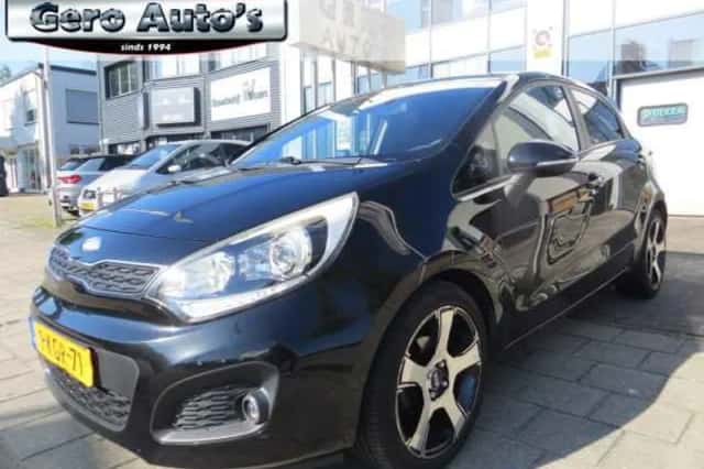 Kia Rio (2013) thumbnail 1