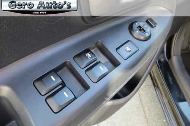 Kia Rio (2013) thumbnail 4