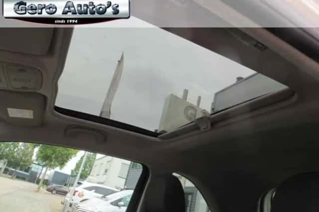 Opel Adam (2013) thumbnail 4