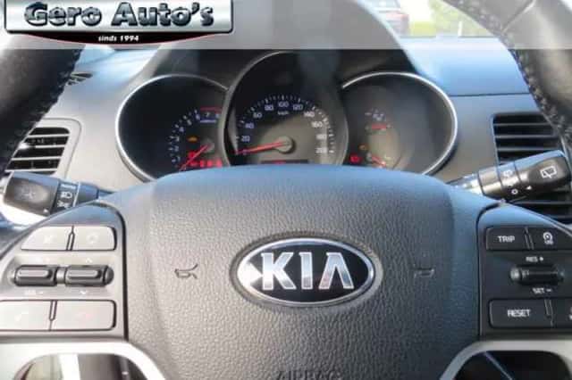 Kia Picanto (2016) thumbnail 2