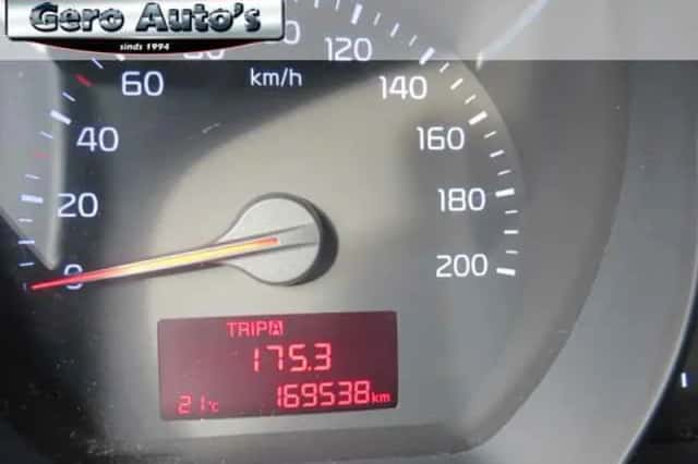 Kia Picanto (2016) thumbnail 4