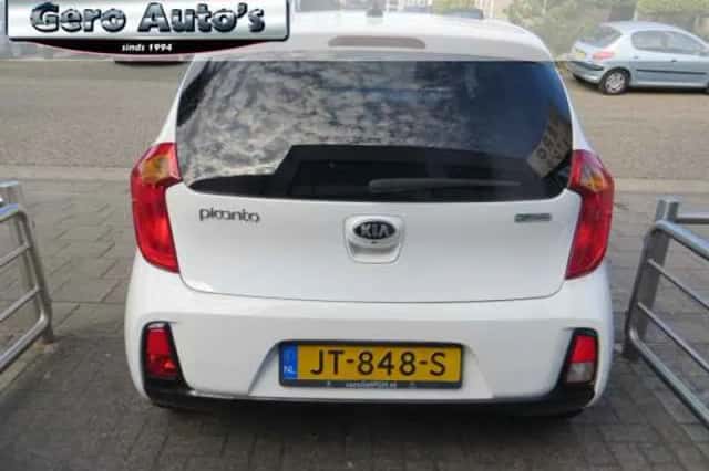 Kia Picanto (2016) thumbnail 5