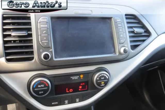 Kia Picanto (2016) thumbnail 6