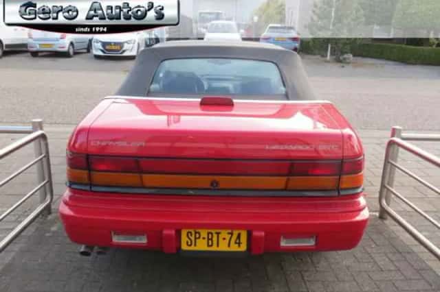 Chrysler LeBaron (1995) thumbnail 3