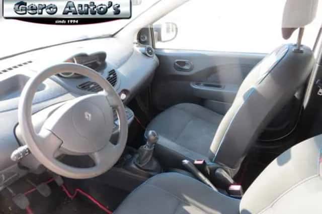 Renault Twingo (2013) thumbnail 2