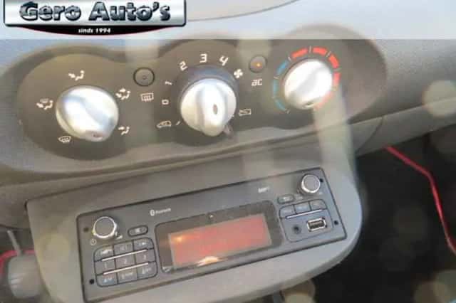 Renault Twingo (2013) thumbnail 5