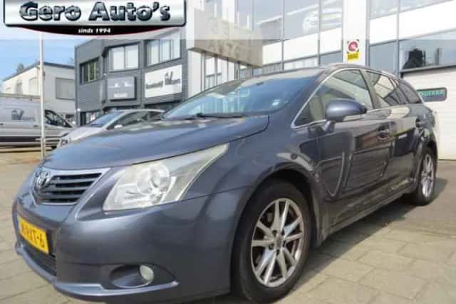Toyota Avensis (2011) thumbnail 1