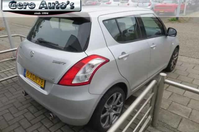 Suzuki Swift (2014) thumbnail 5