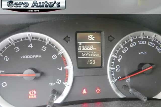 Suzuki Swift (2014) thumbnail 6