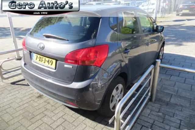 Kia Venga (2014) thumbnail 5