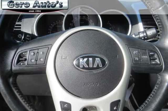 Kia Venga (2014) thumbnail 6