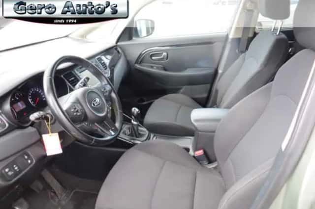 Kia Carens (2014) thumbnail 2